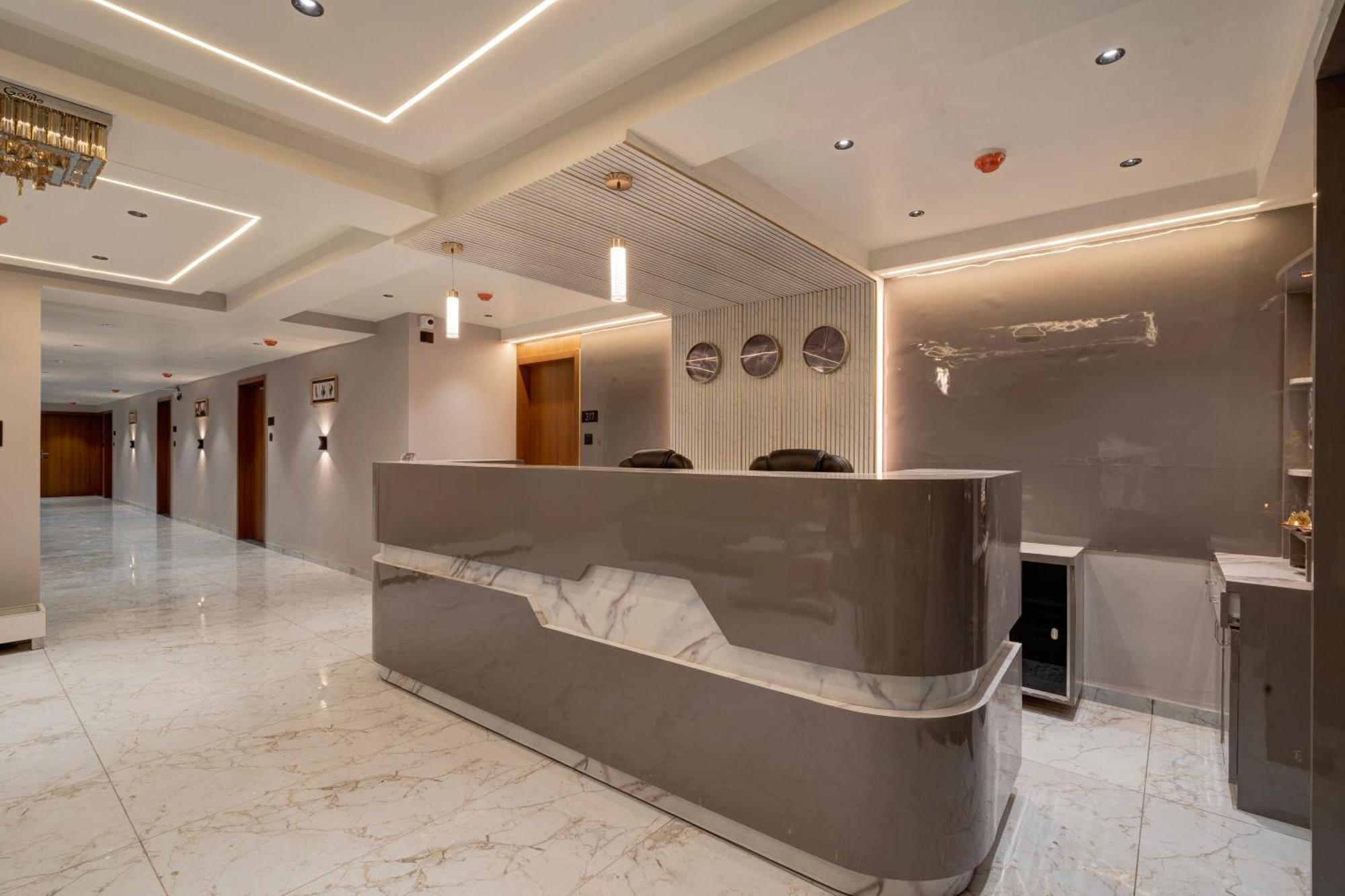 Hotel Shrimad Villa Гандинагар Екстериор снимка