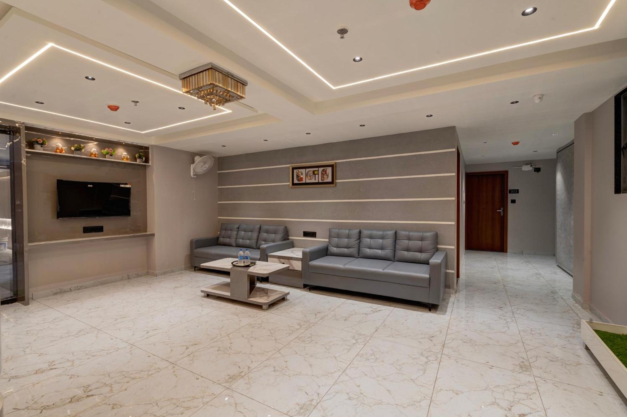 Hotel Shrimad Villa Гандинагар Екстериор снимка