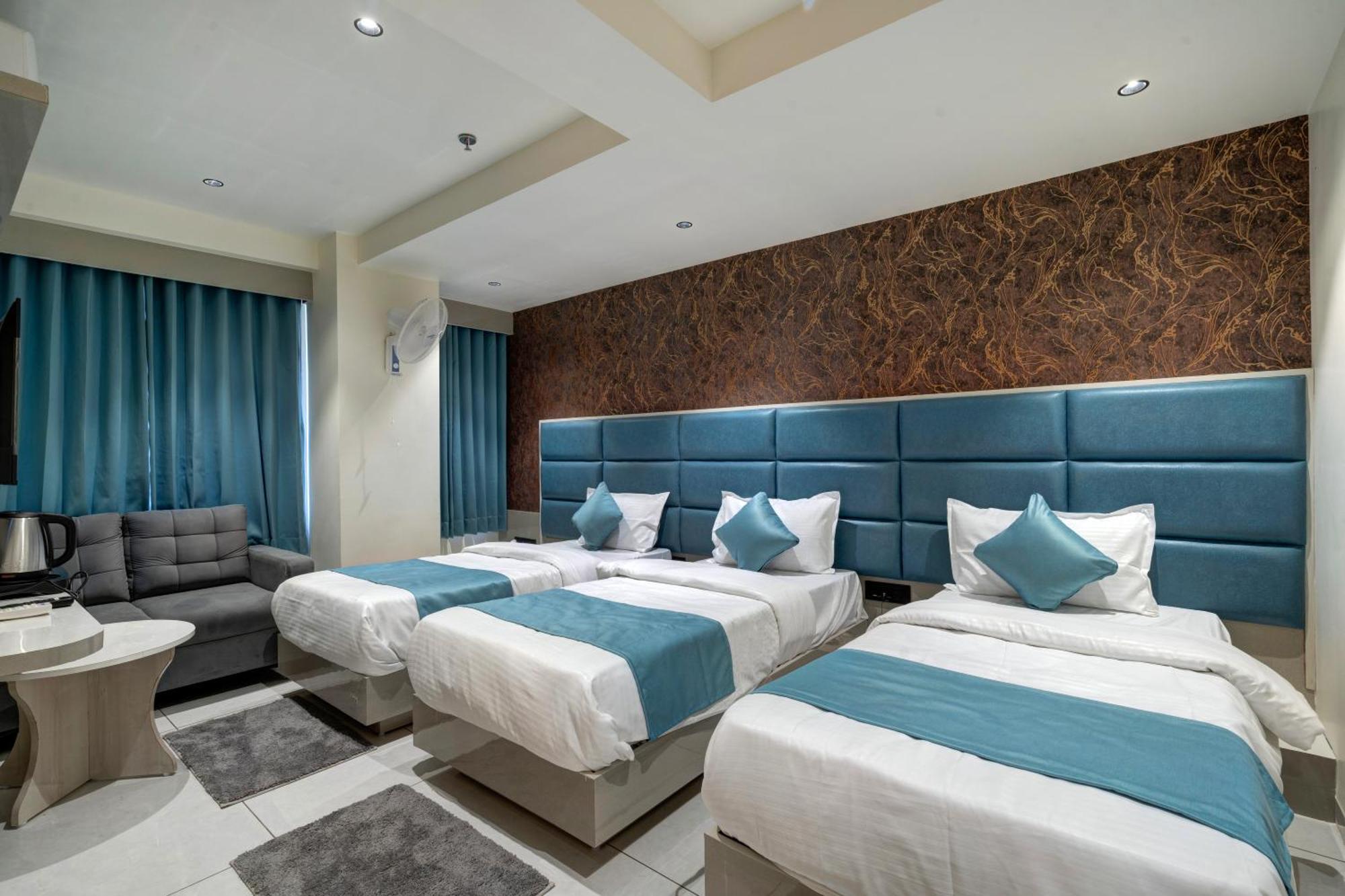 Hotel Shrimad Villa Гандинагар Екстериор снимка