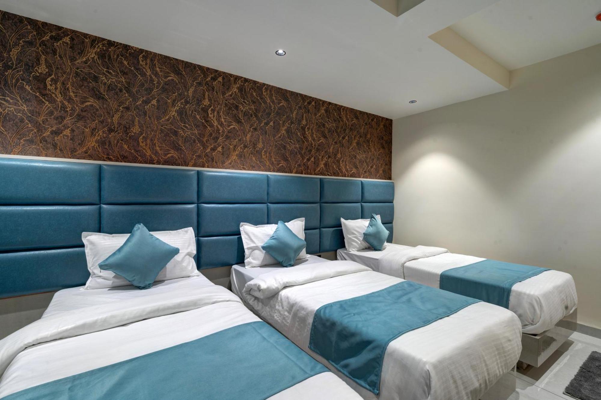 Hotel Shrimad Villa Гандинагар Екстериор снимка